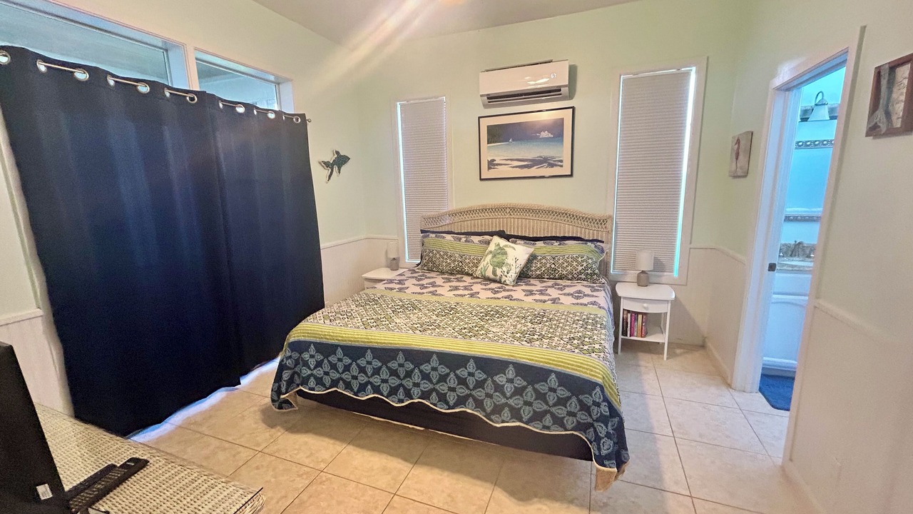 Photo of Bedroom in Green Turtle Cay