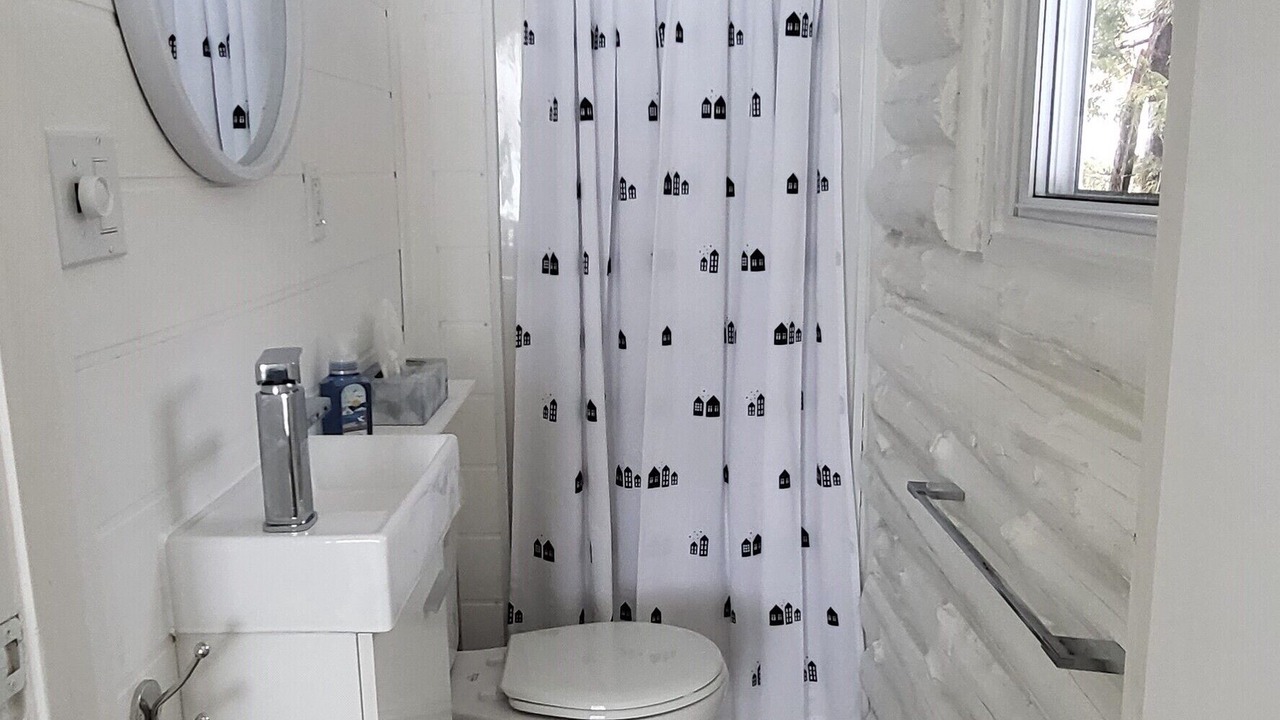 Photo of Bathroom in Saint-Tite-des-Caps