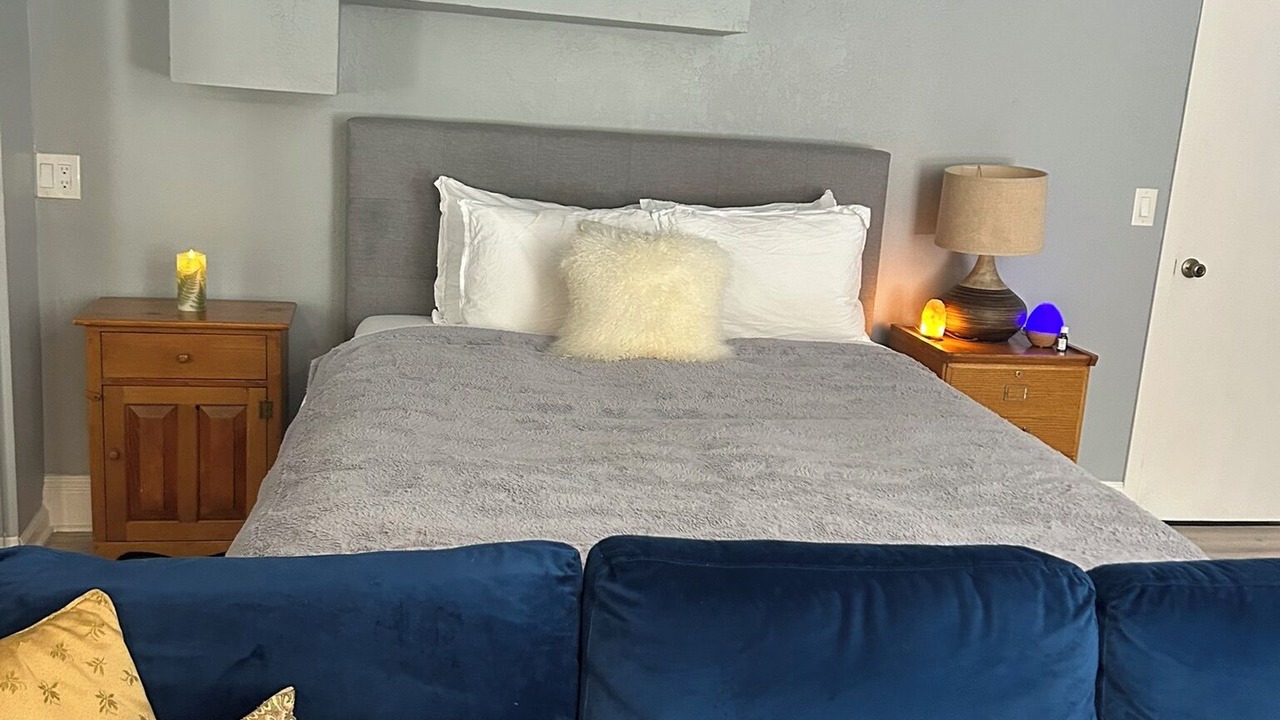 Photo of Bedroom in Oak Knoll - Redwood Park