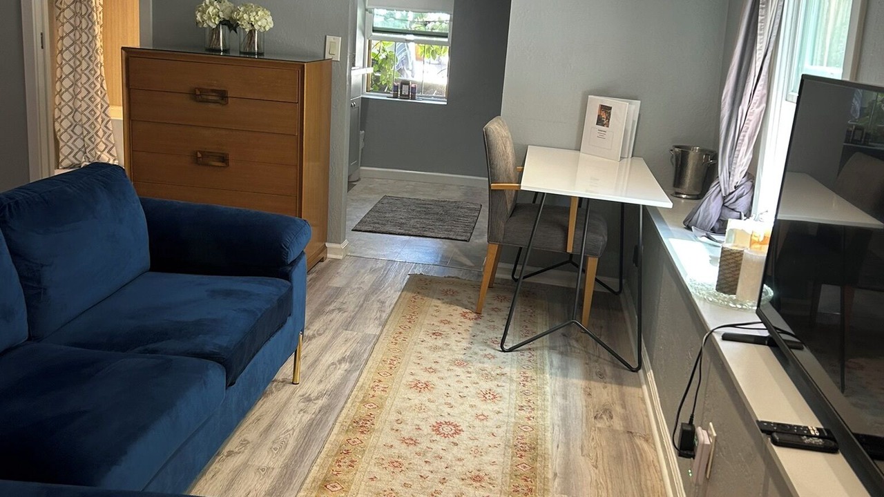 Photo of Livingroom in Oak Knoll - Redwood Park