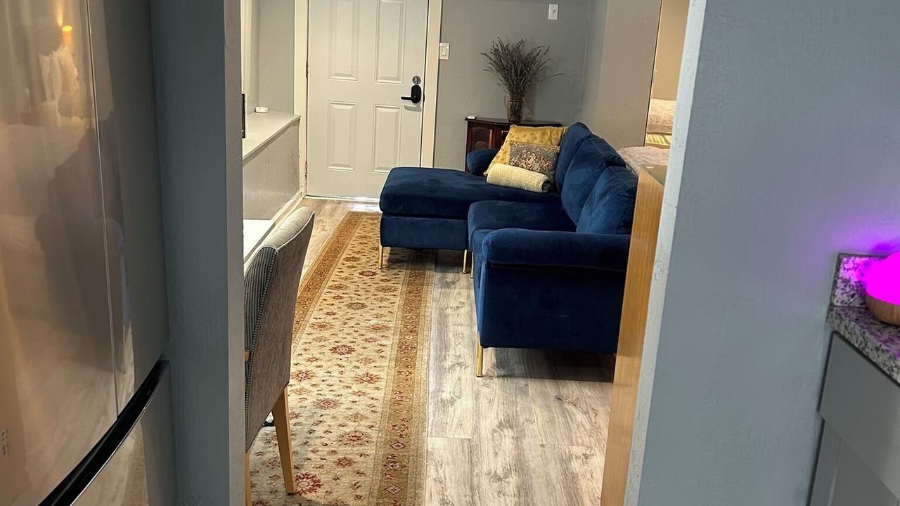 Photo of Livingroom in Oak Knoll - Redwood Park