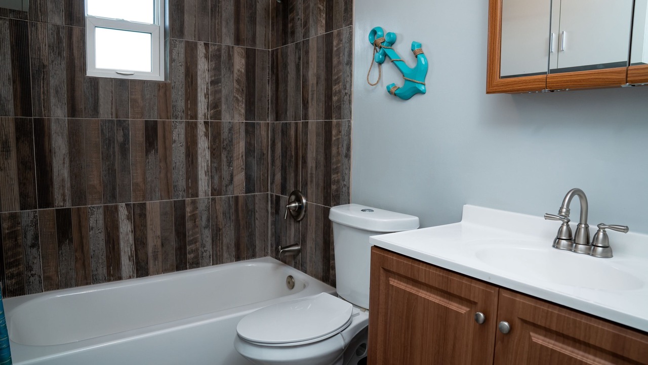 Photo of Bathroom in Spanish Wells