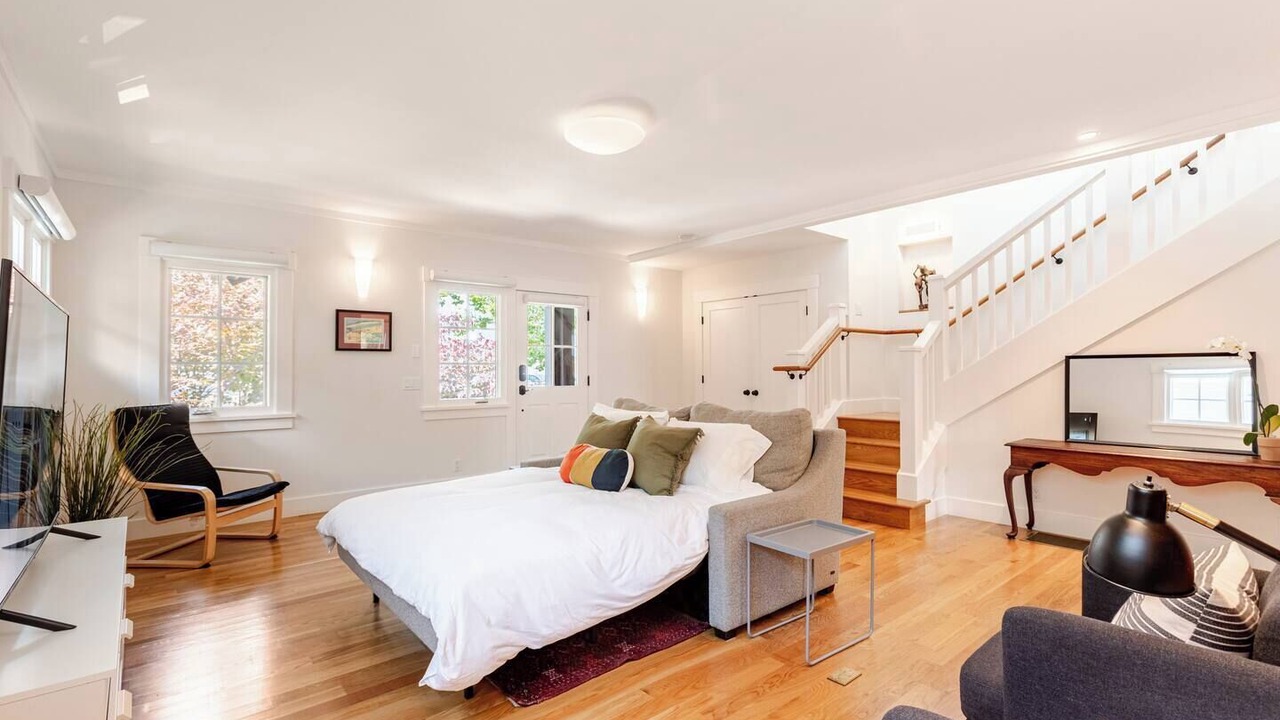 Photo of Bedroom in Rockridge