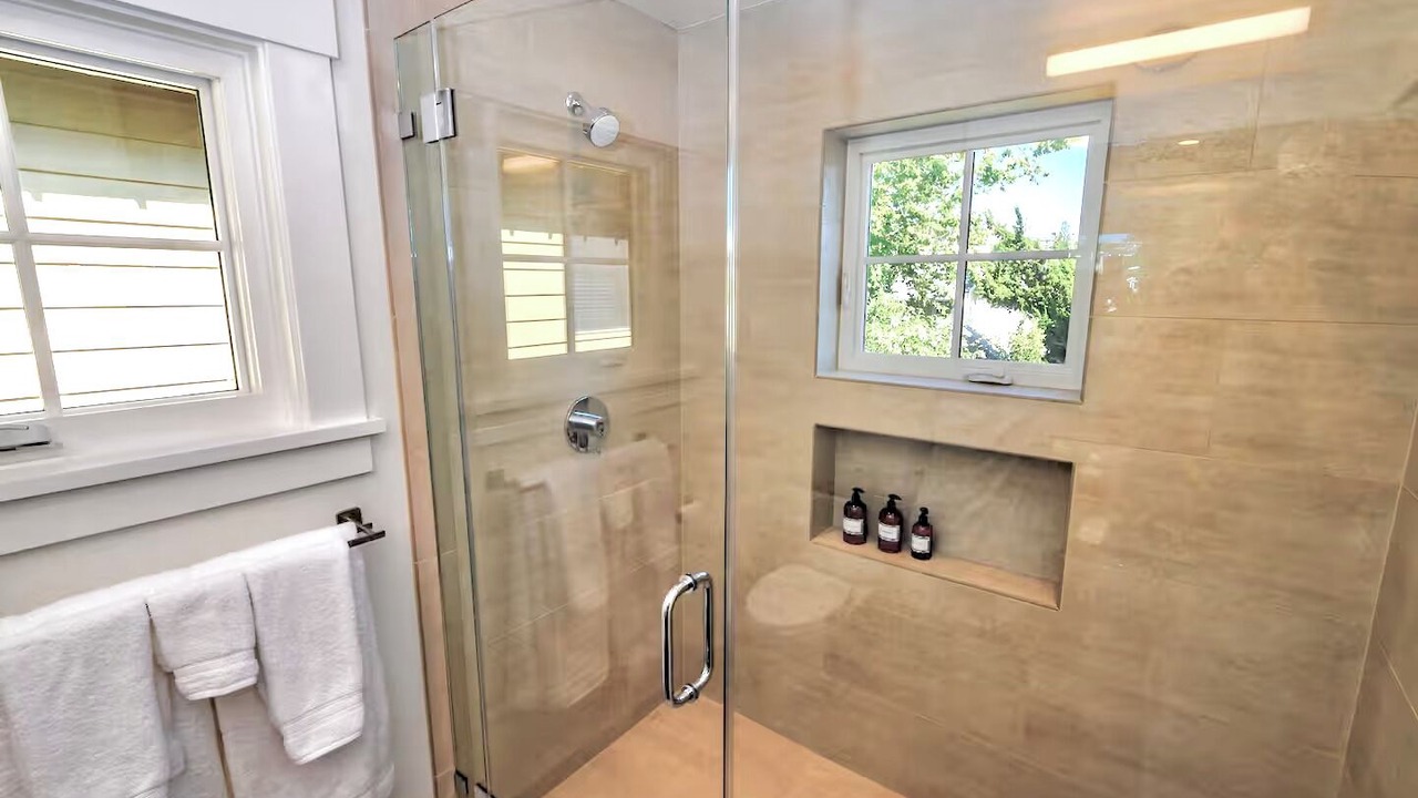 Photo of Bathroom in Rockridge