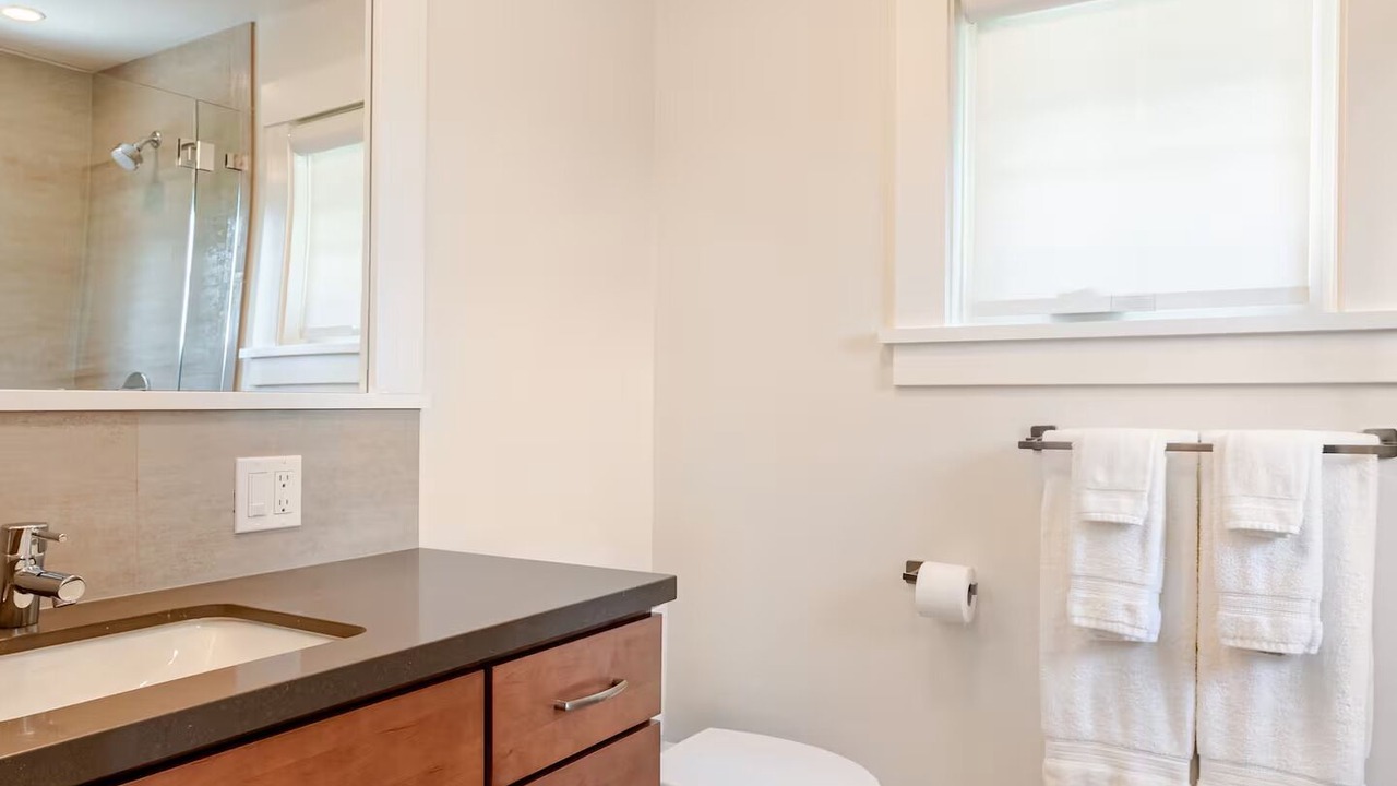 Photo of Bathroom in Rockridge