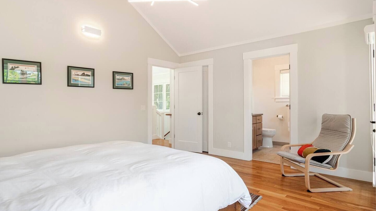 Photo of Bedroom in Rockridge