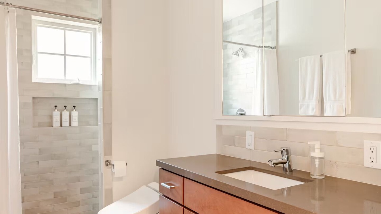 Photo of Bathroom in Rockridge