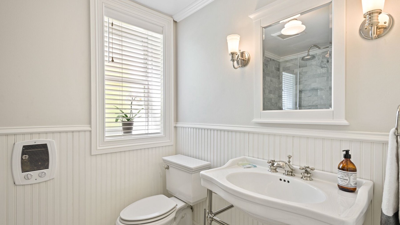 Photo of Bathroom in West Alameda