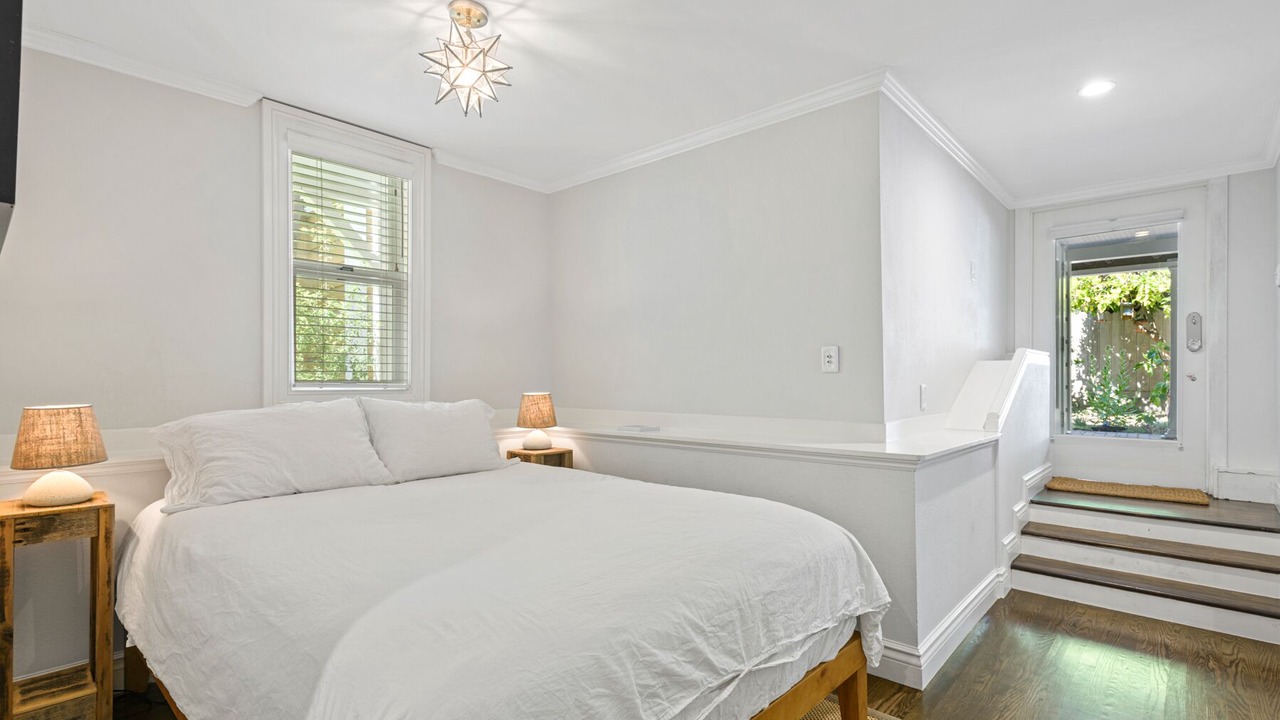 Photo of Bedroom in West Alameda