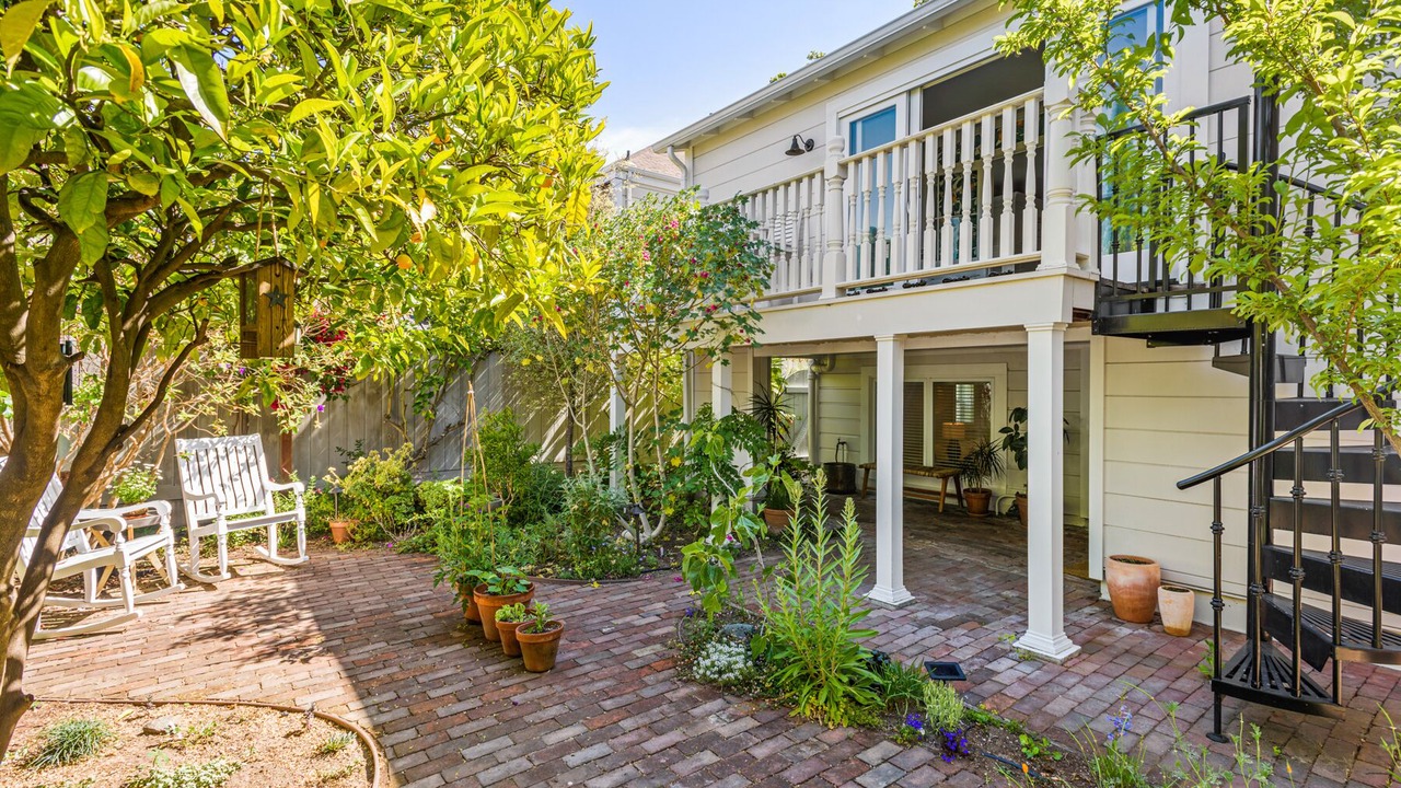 Photo of Patio Balcony in West Alameda