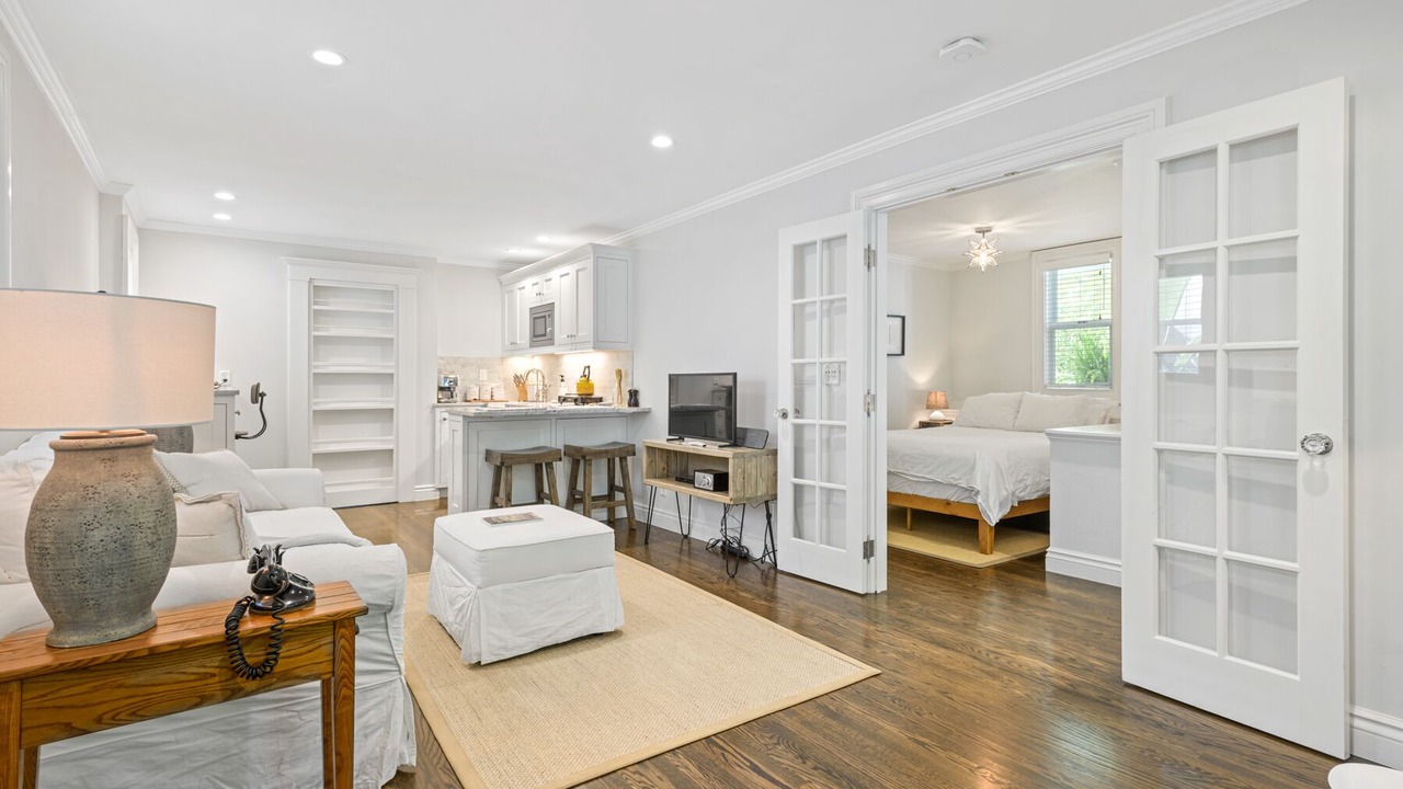 Photo of Bedroom in West Alameda