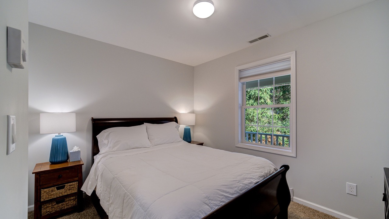 Photo of Bedroom in Holmes