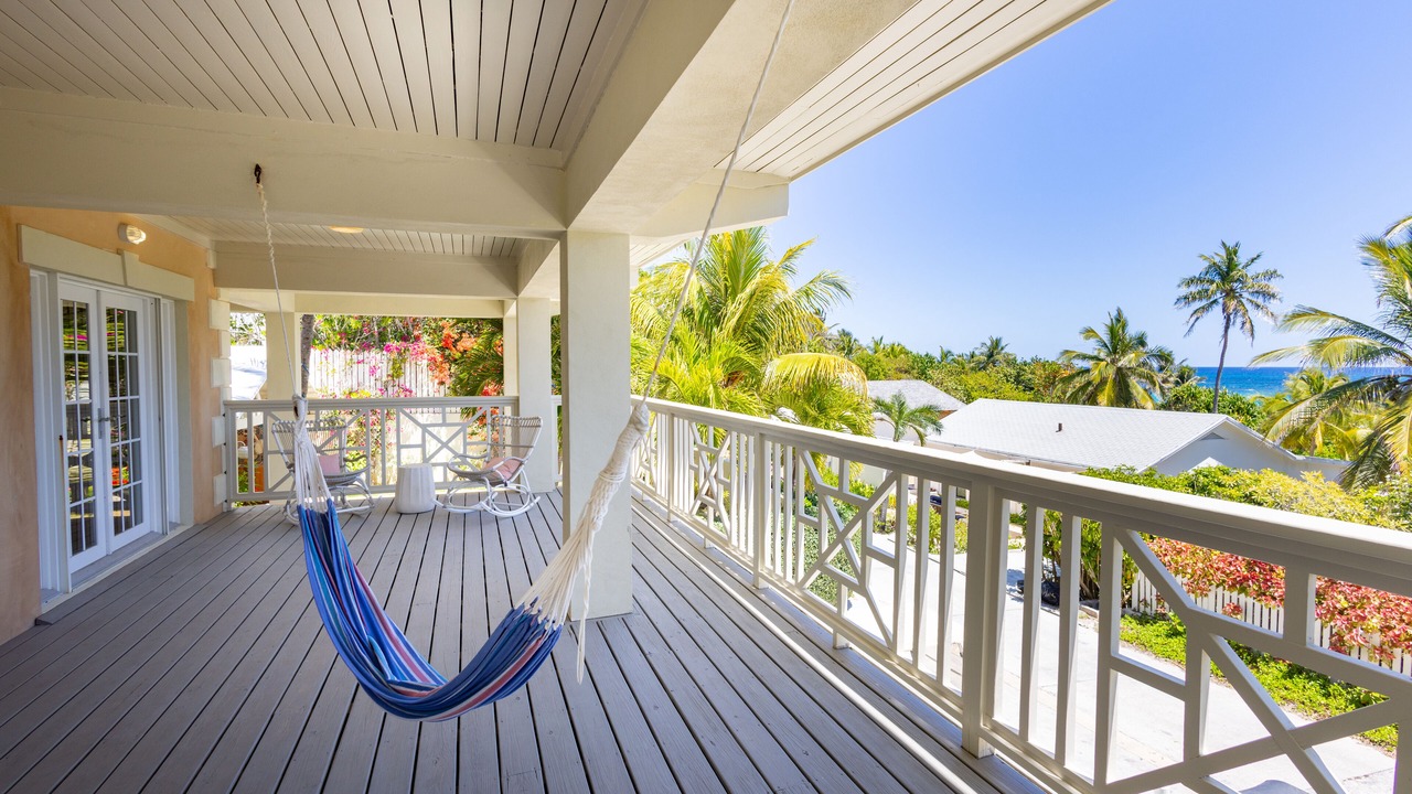 Photo of Patio Balcony in Dunmore Town