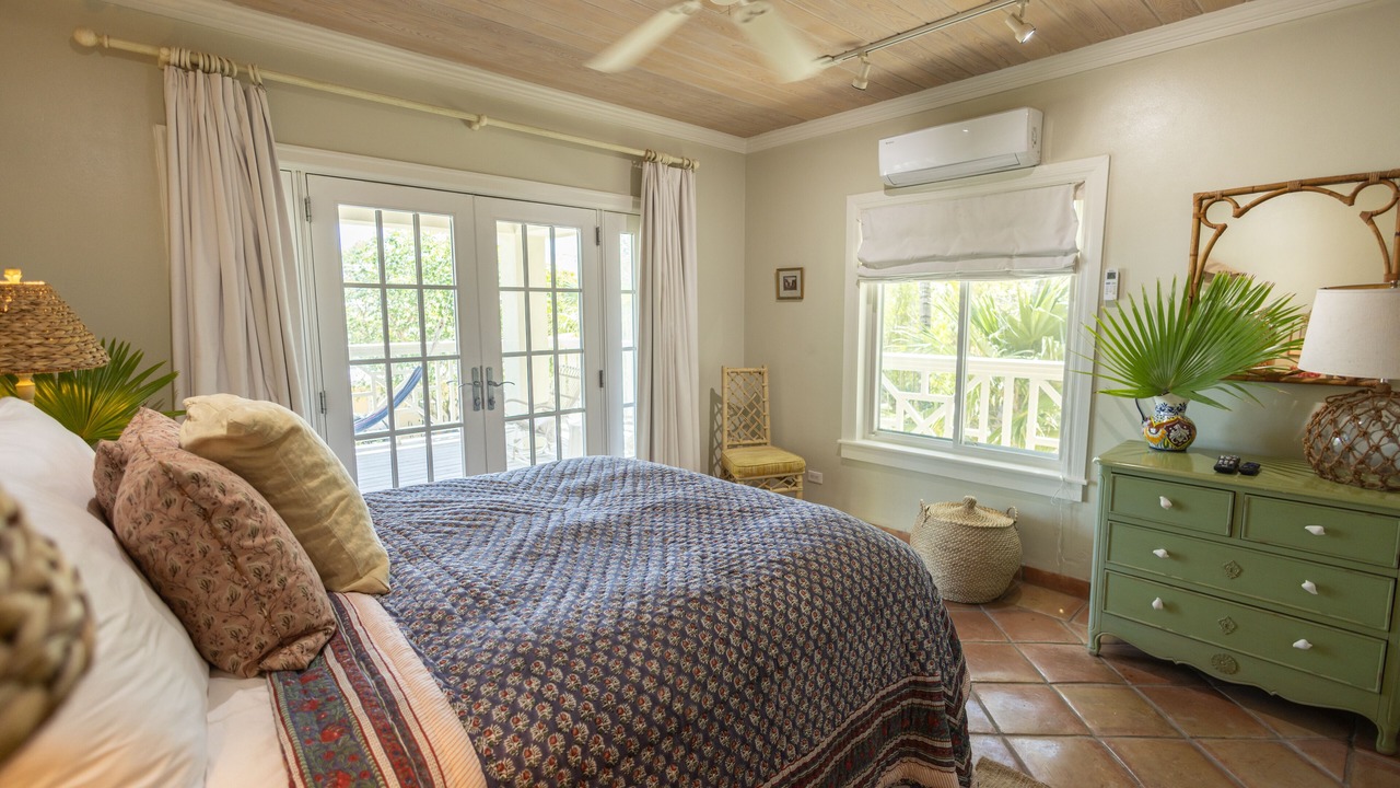 Photo of Bedroom in Dunmore Town