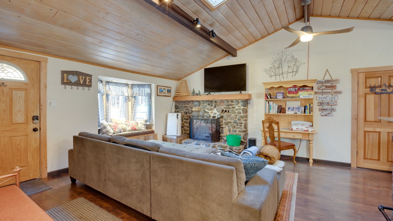 Photo of Livingroom in Lower Kingsbury