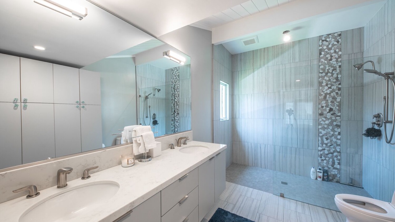 Photo of Bathroom in Del Monte Forest