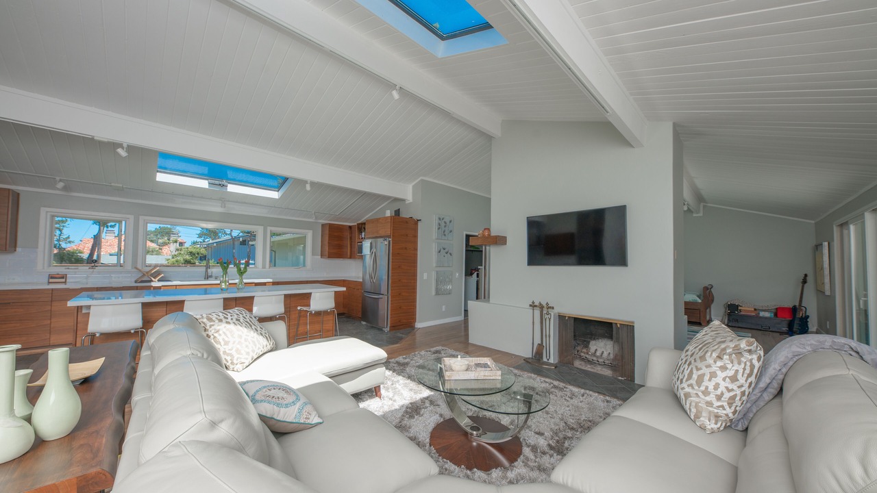 Photo of Livingroom in Del Monte Forest