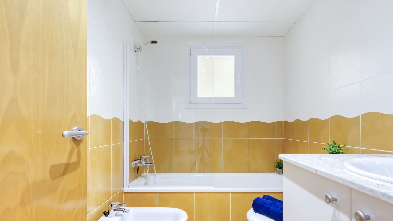 Photo of Bathroom in Palau-Saverdera