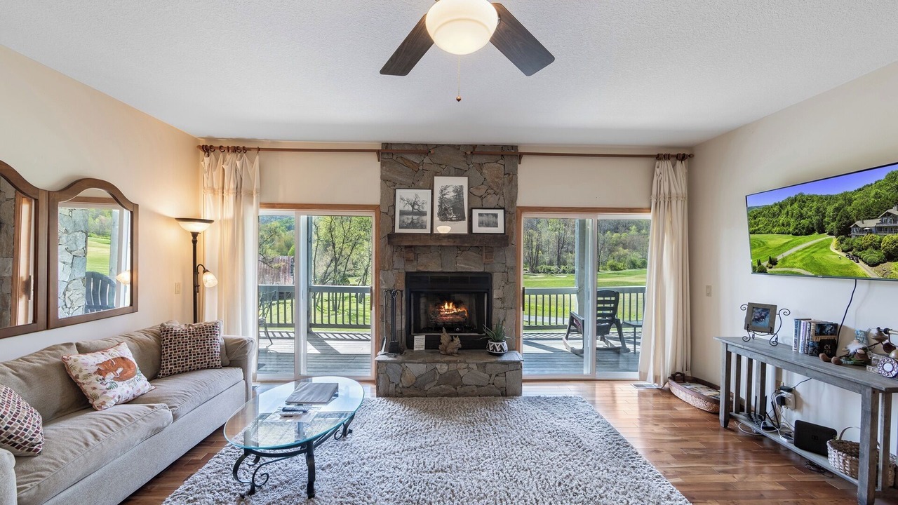 Photo of Livingroom in Whittier