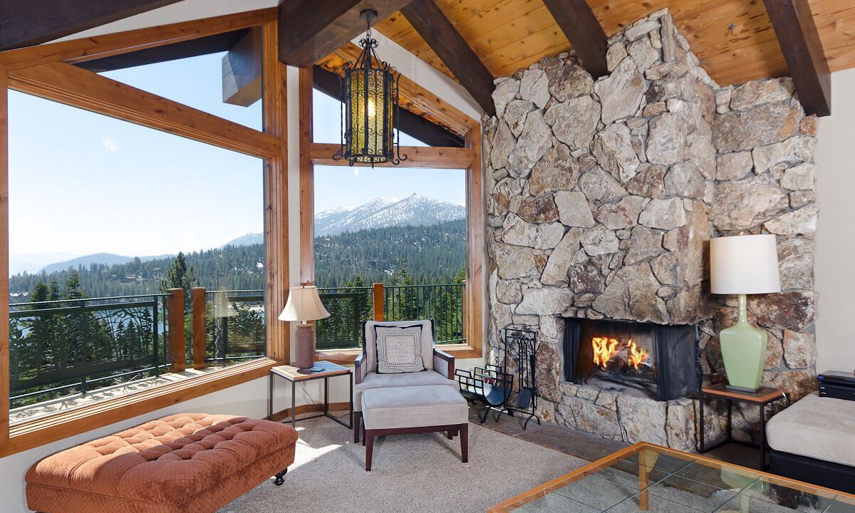 Photo of Livingroom in Meeks Bay