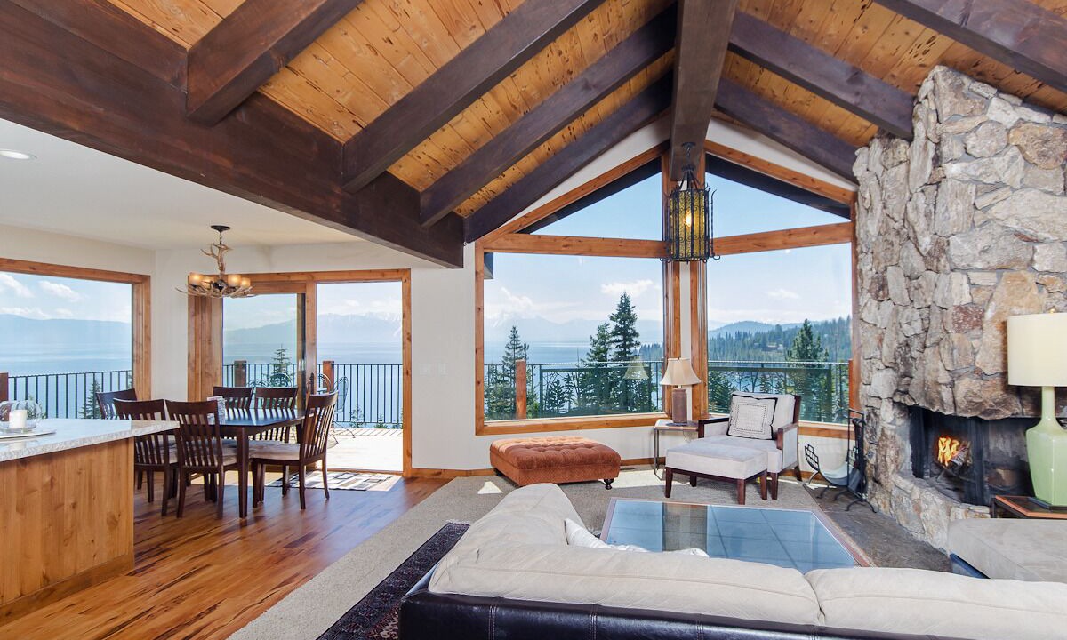 Photo of Livingroom in Meeks Bay