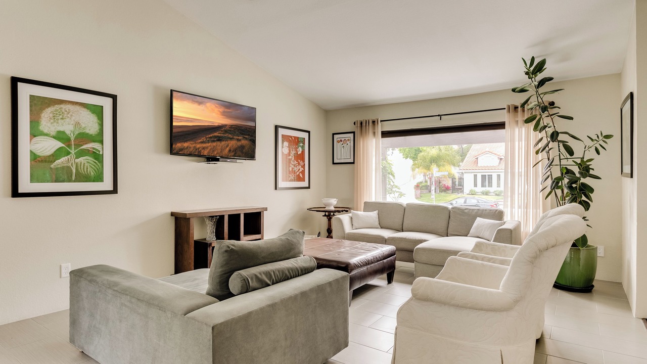 Photo of Livingroom in Stevenson Ranch