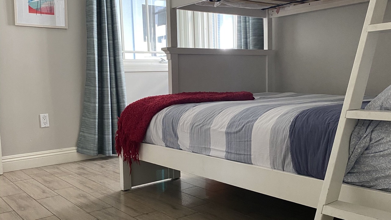 Photo of Bedroom in La Jolla Shores