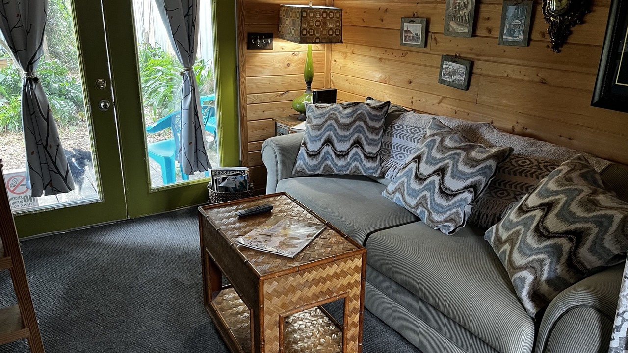 Photo of Livingroom in East Hill