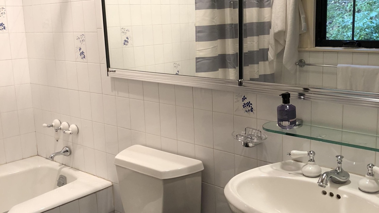 Photo of Bathroom in Garrison