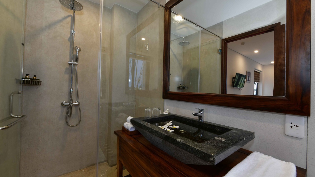 Photo of Bathroom in Cua Đai