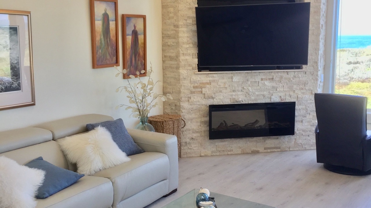Photo of Livingroom in Castroville