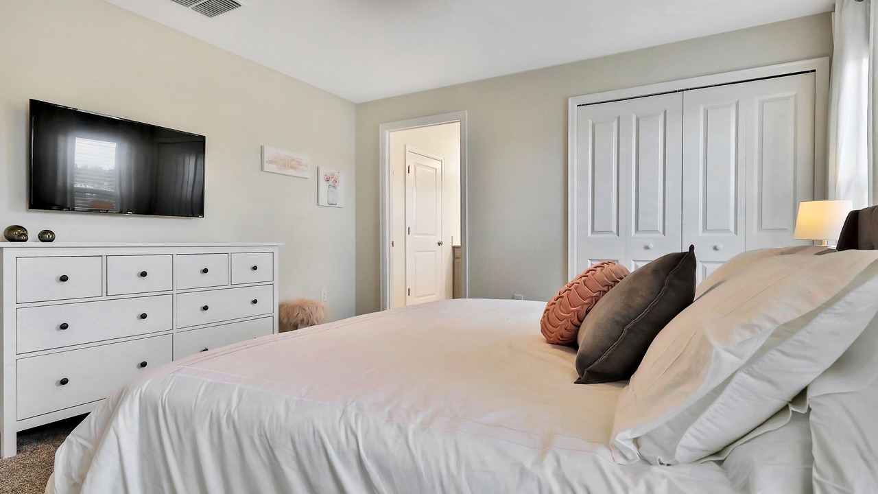Photo of Bedroom in Ridgewood Lakes