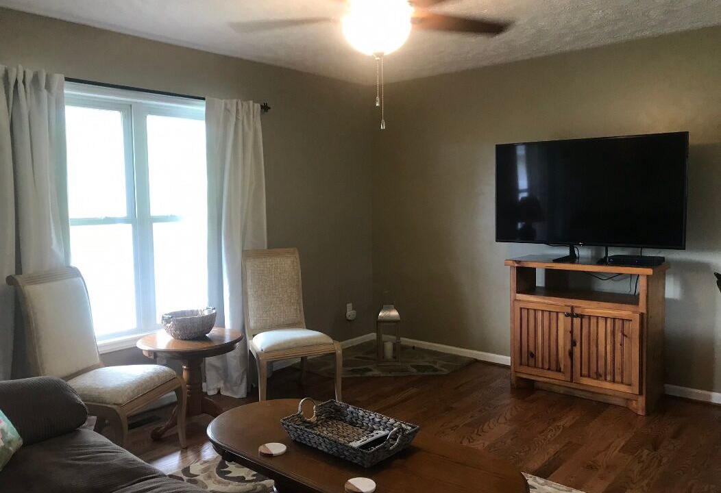 Photo of Livingroom in Piper Gap