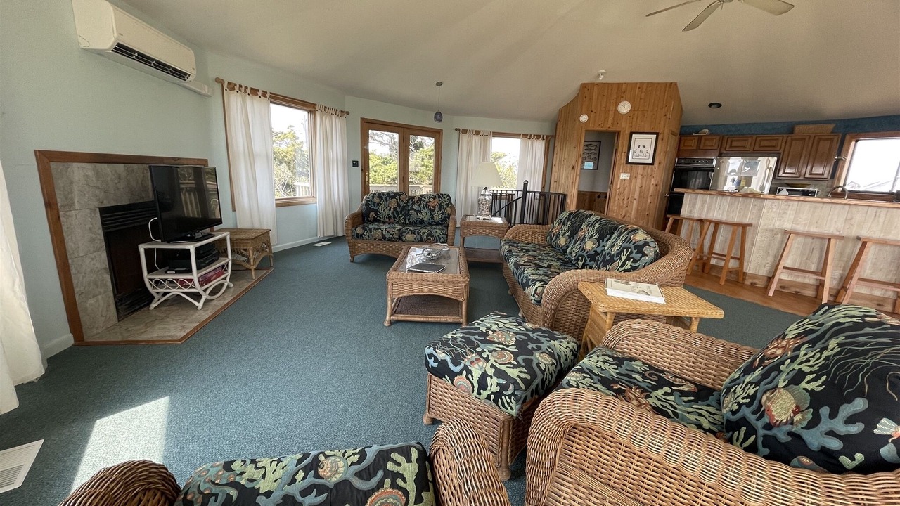 Photo of Livingroom in Avon