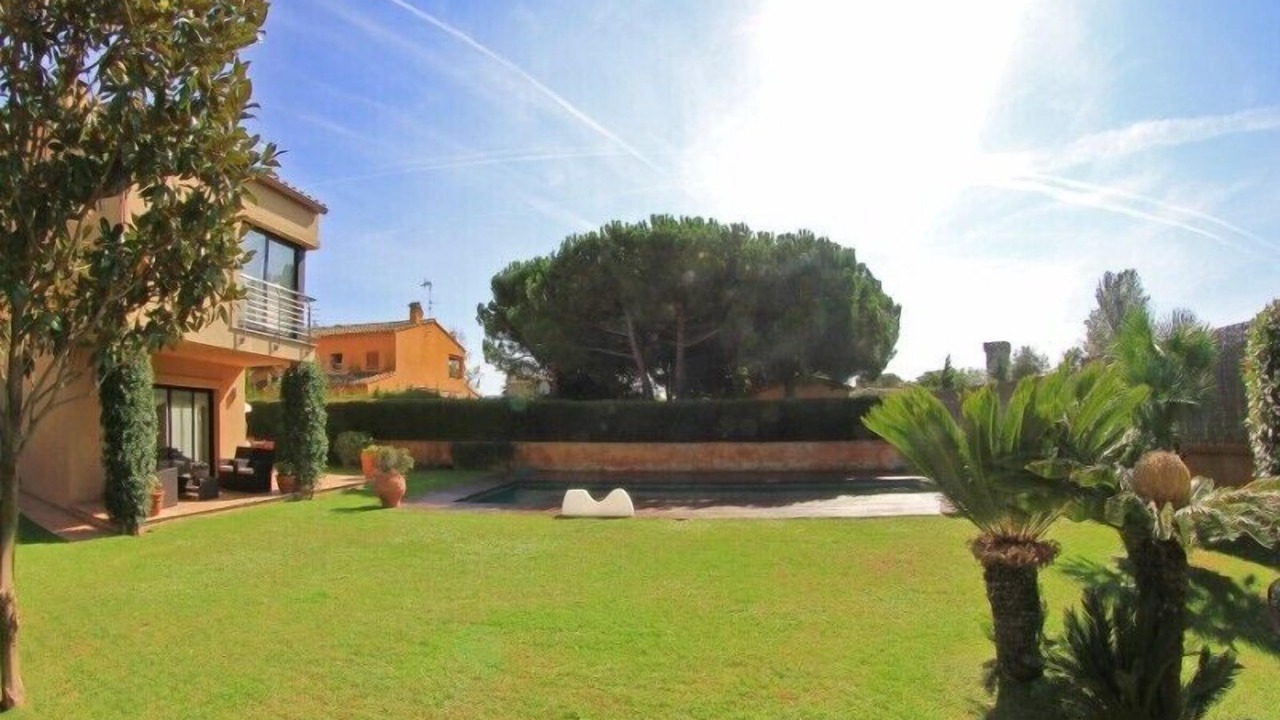 Photo of Outdoor in Mont-Ras