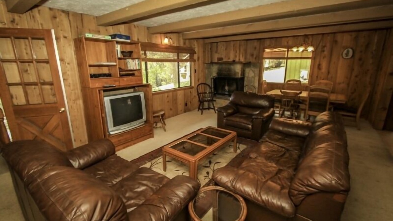 Photo of Livingroom in Fox Farm
