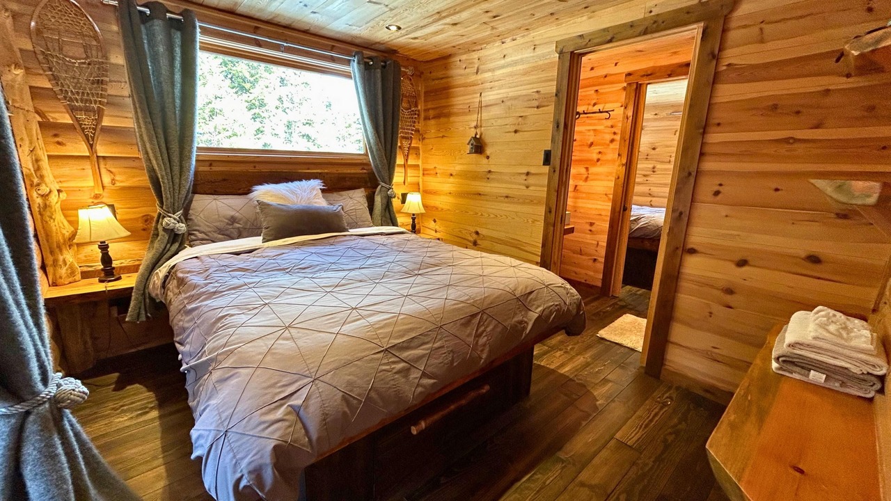 Photo of Bedroom in La Malbaie