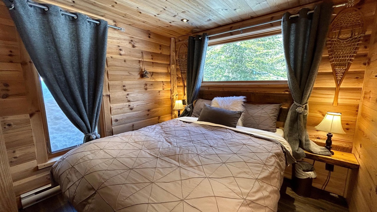 Photo of Bedroom in La Malbaie
