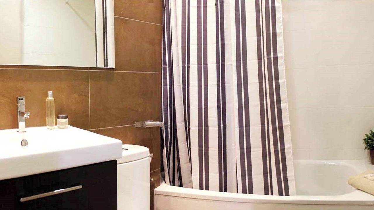 Photo of Bathroom in El Poble-sec