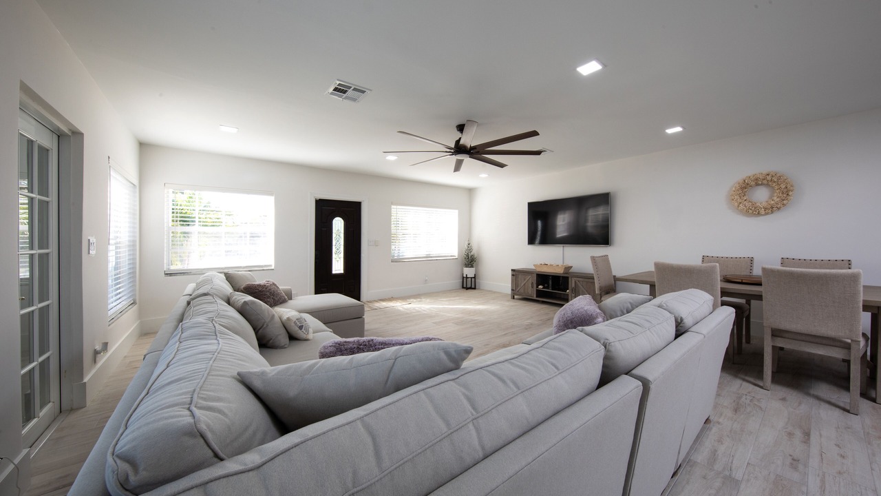 Photo of Livingroom in Downtown Hollywood