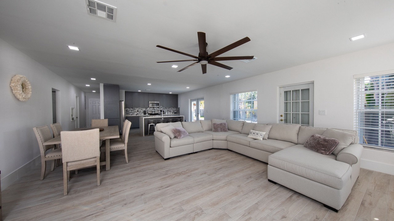 Photo of Livingroom in Downtown Hollywood