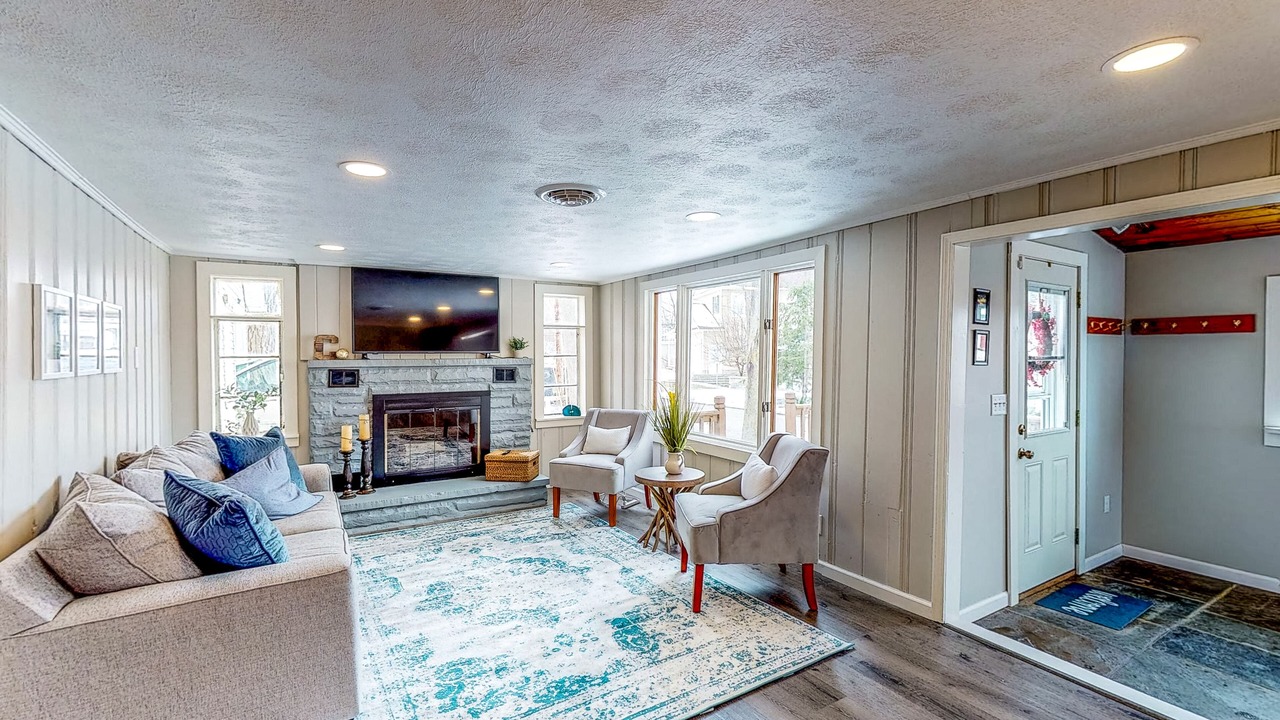 Photo of Livingroom in Canandaigua