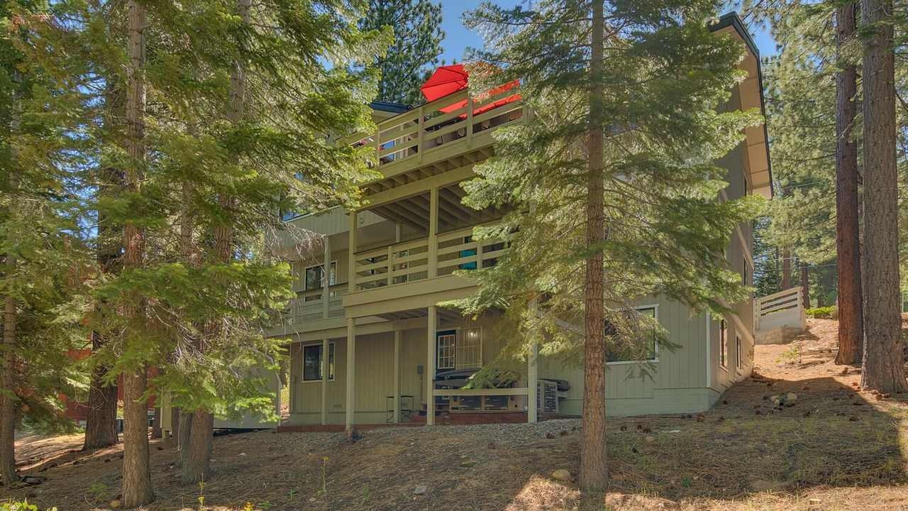 Photo of Outdoor in Country Club Estates