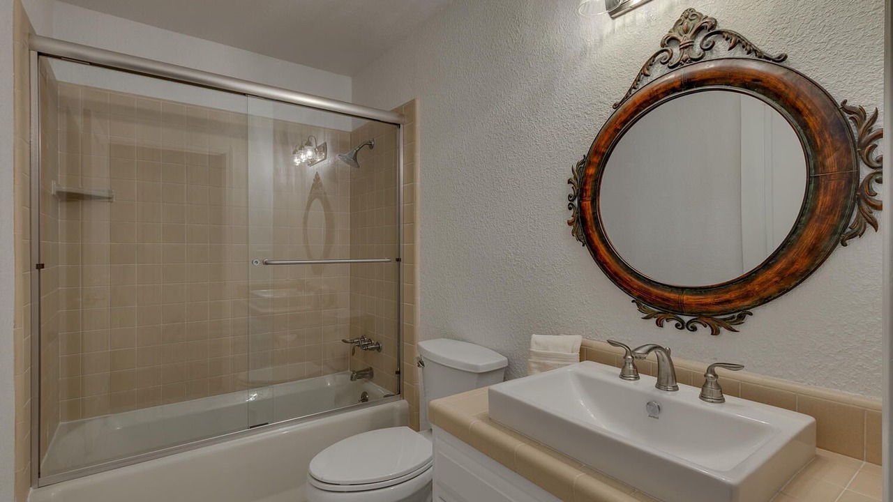Photo of Bathroom in Country Club Estates
