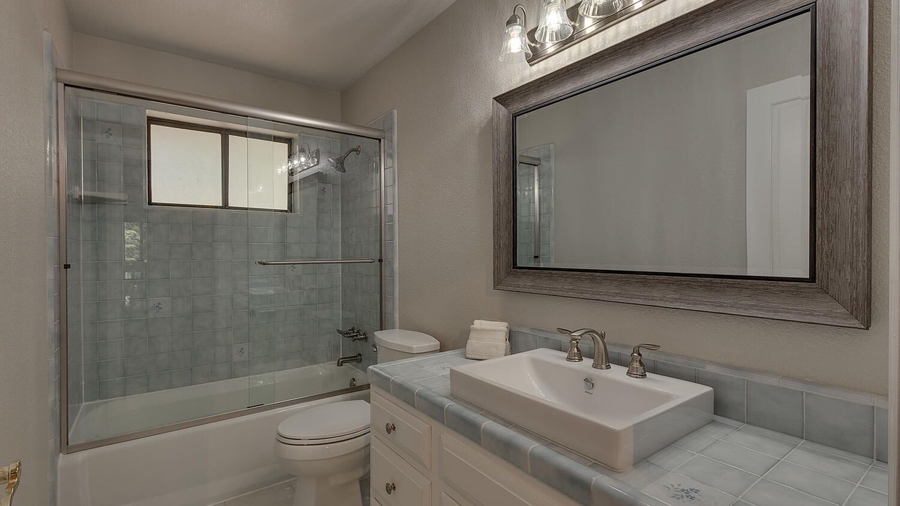 Photo of Bathroom in Country Club Estates