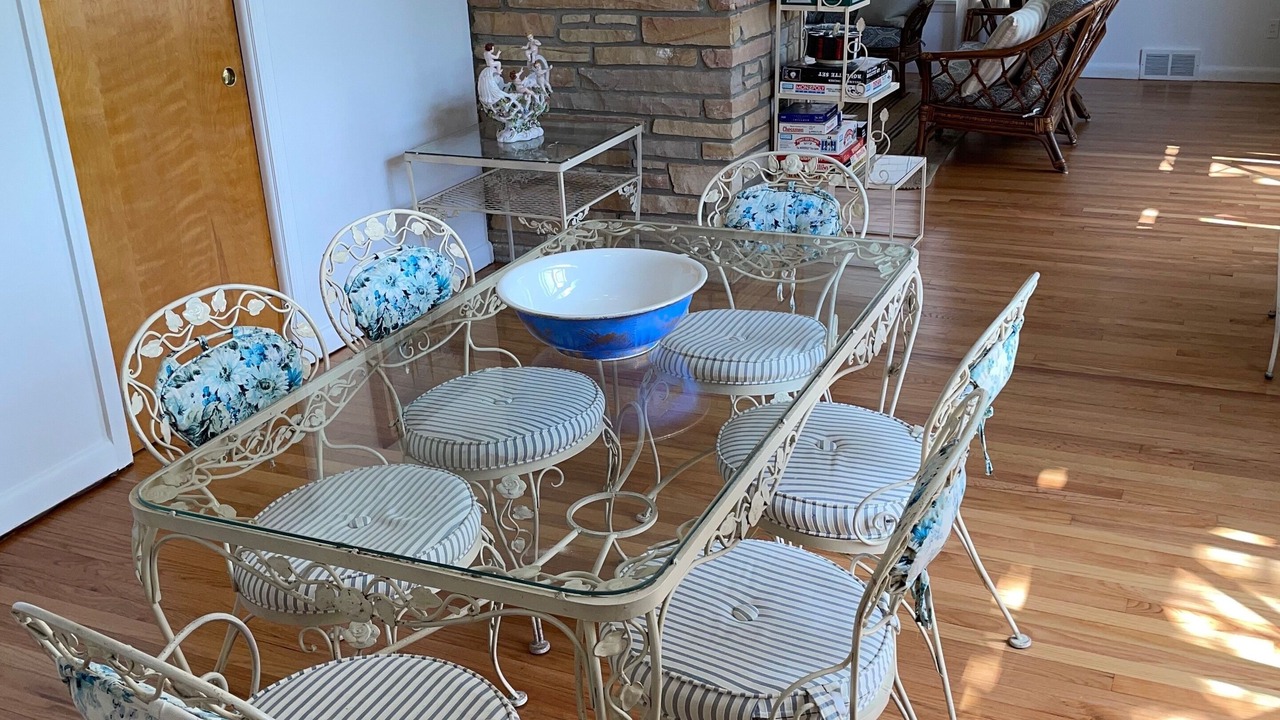Photo of Livingroom in Spring Lake