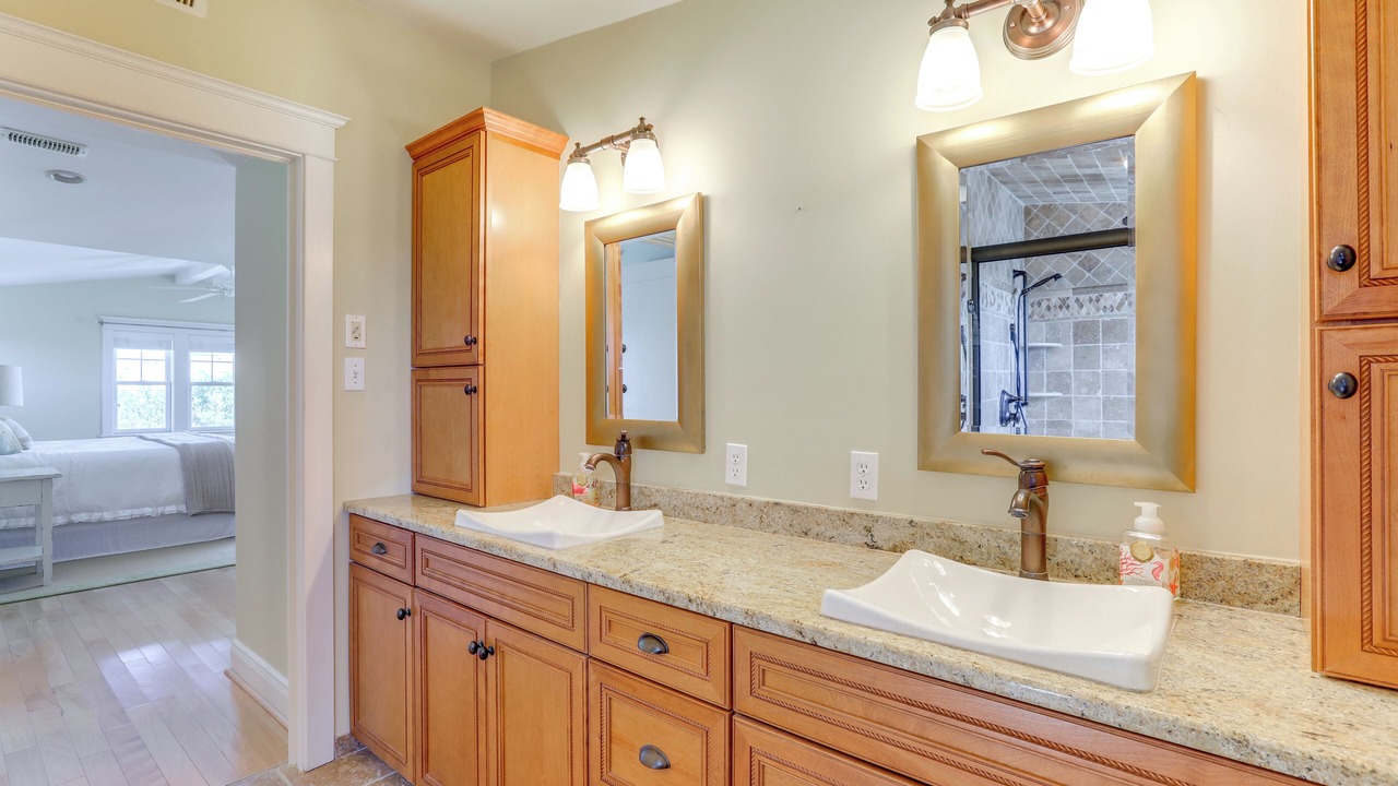 Photo of Bathroom in Avalon
