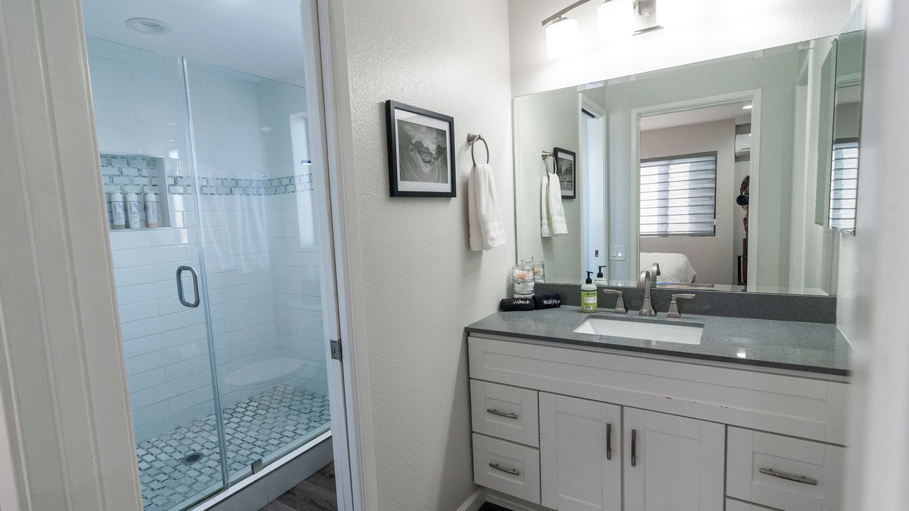 Photo of Bathroom in Peninsula