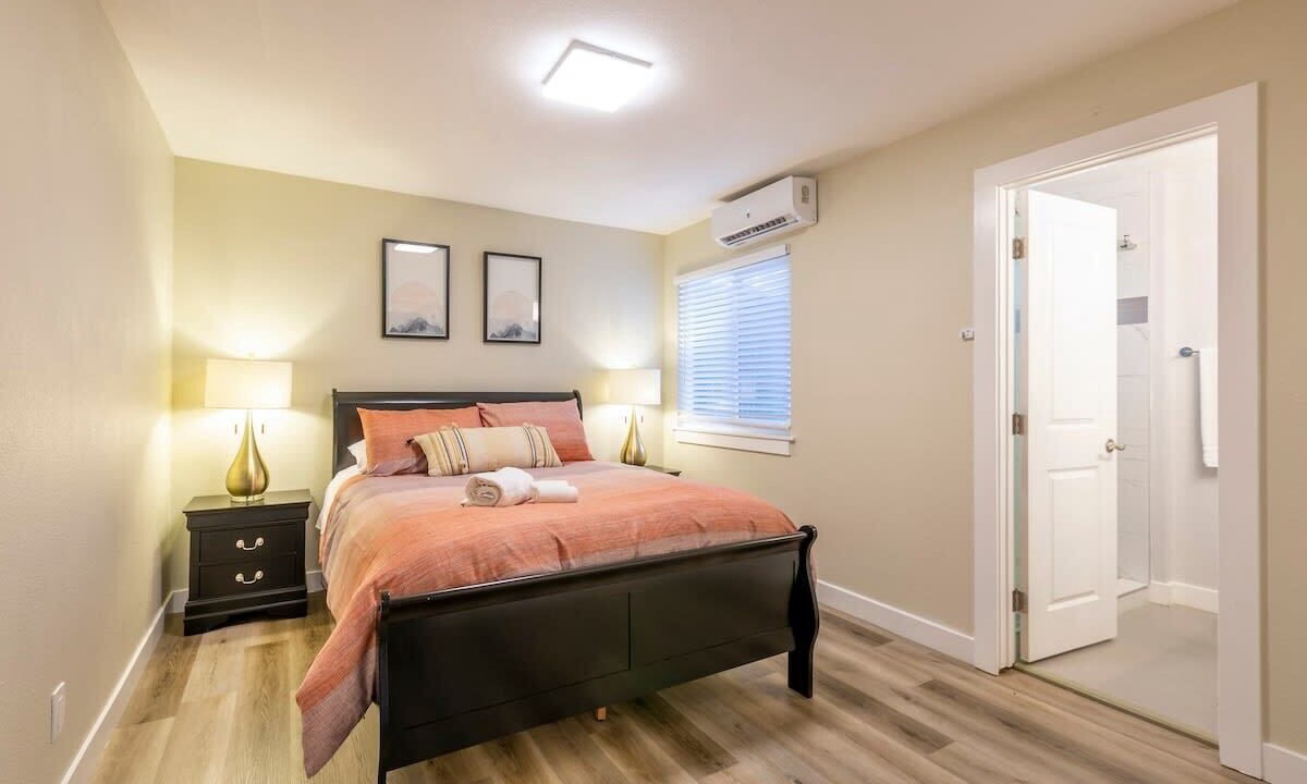 Photo of Bedroom in Willow Glen