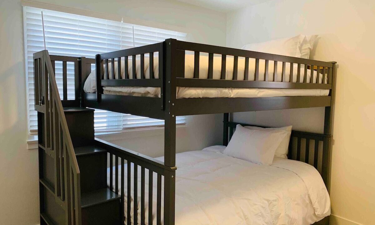 Photo of Bedroom in Corona del Mar